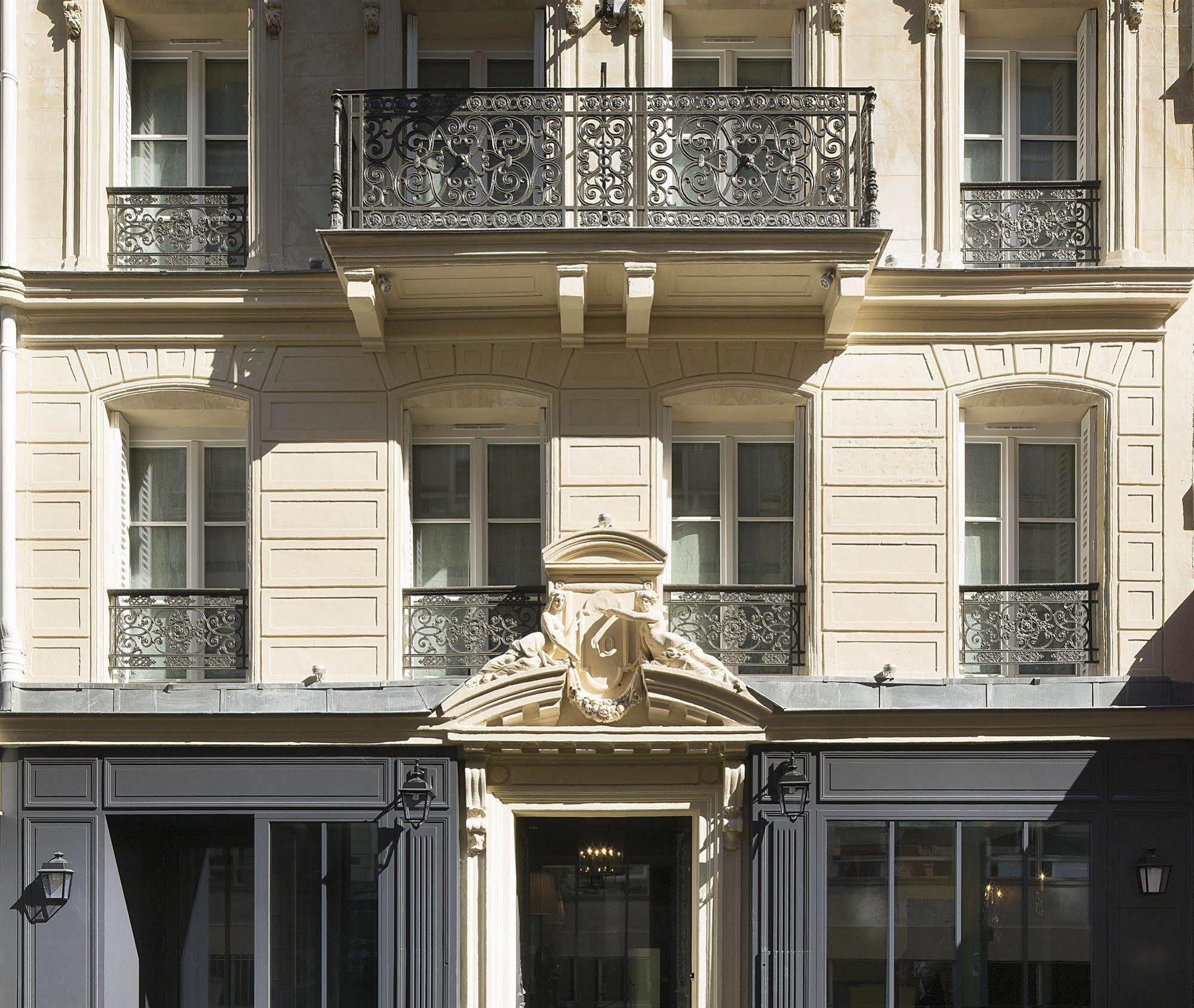 Les Plumes Hotel Parijs